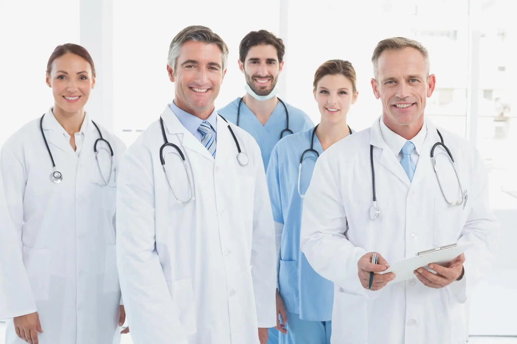 أفضل ماركات اللاب كوت الطبية