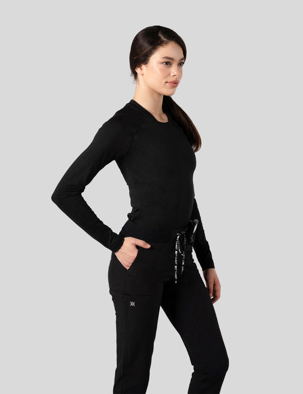 اندر سكراب بريميوم سوفت بآكمام طويلة ~ Premium-Soft Long Sleeve Under Scrub. || BLACK MUSTWEAR