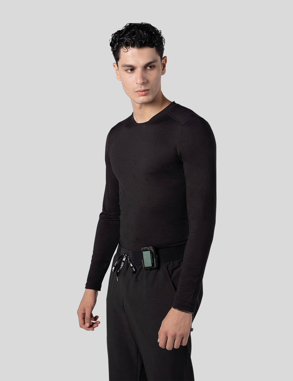 اندر سكراب بريميوم سوفت بآكمام طويلة ~ Premium-Soft Long Sleeve Under Scrub. || BLACK MUSTWEAR