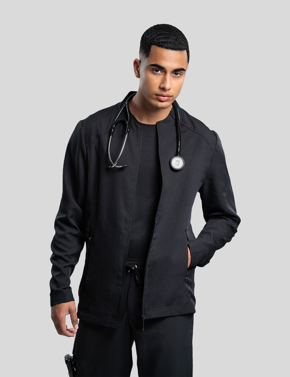 جاكيت برفورمنس مست وير رجالي اسود || BLACK MUSTWEAR