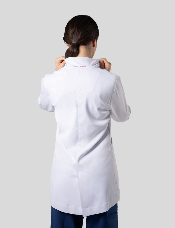 WHITE MUSTWEAR